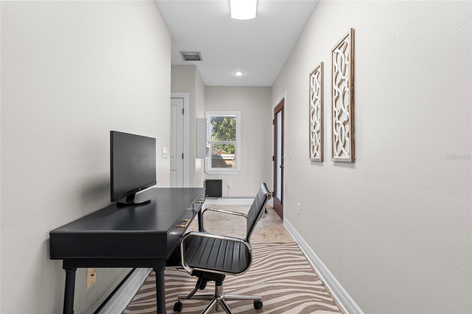 Flex Room/Office Space