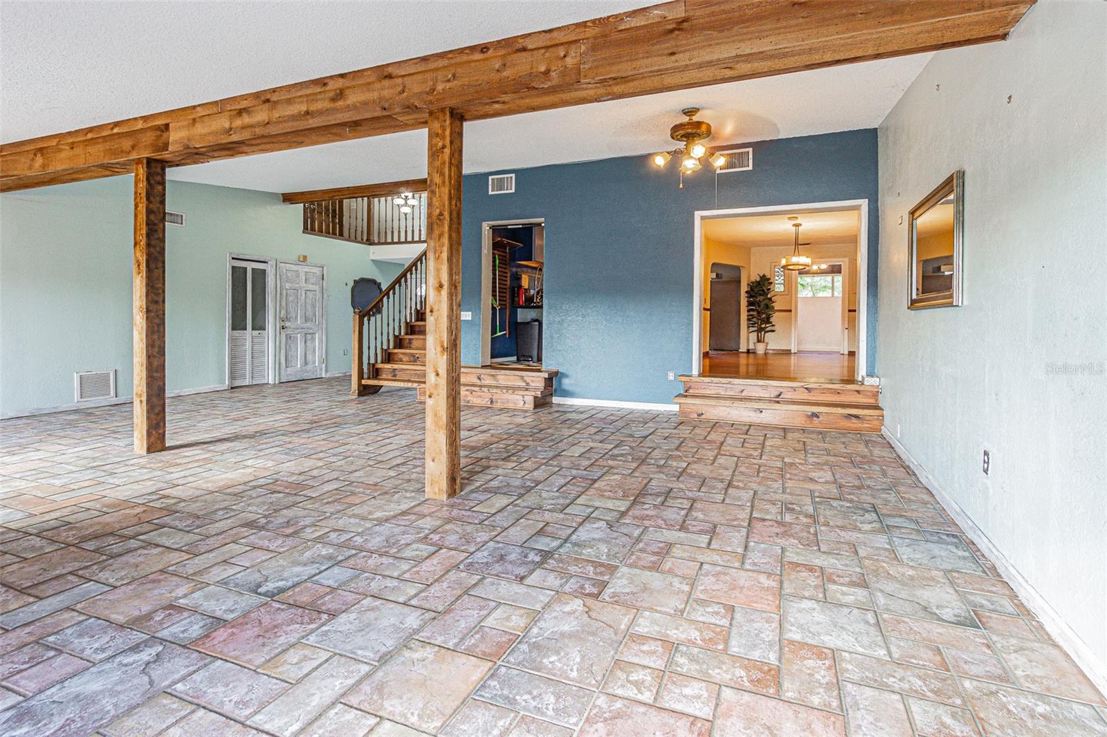 Living back to dining and kitchen