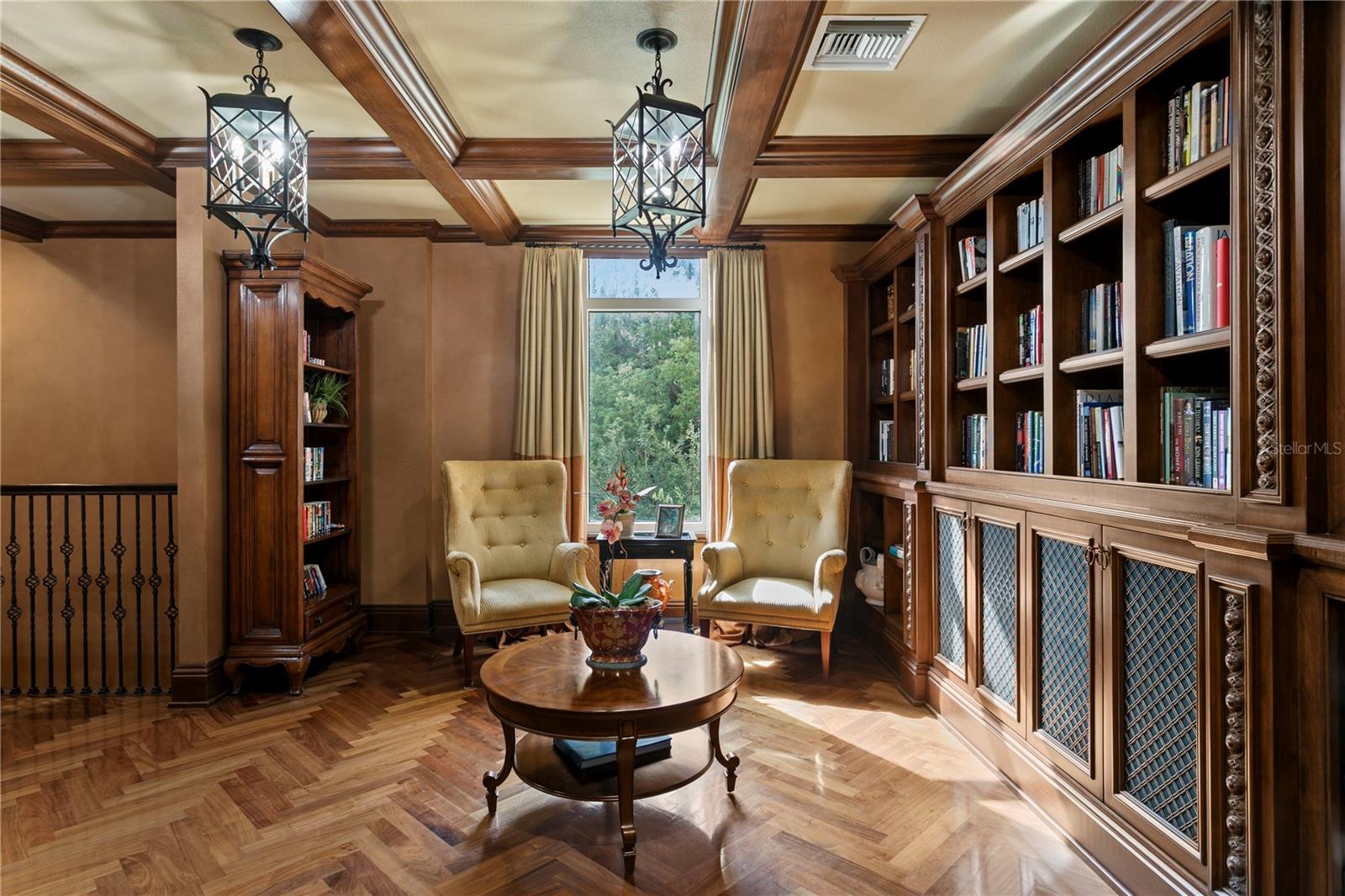 Bellamy is one of the most substantialbuildings along Tampa’s iconic Bayshore Boulevard with resort style amenities includingheated pool &amp; spa; cabanas, outdoor fireplace, gas grills, lush gardens, fitness centerwith sauna and steam, conference or private dining room, library, club and billiard’srooms, theatre and wine tasting room.