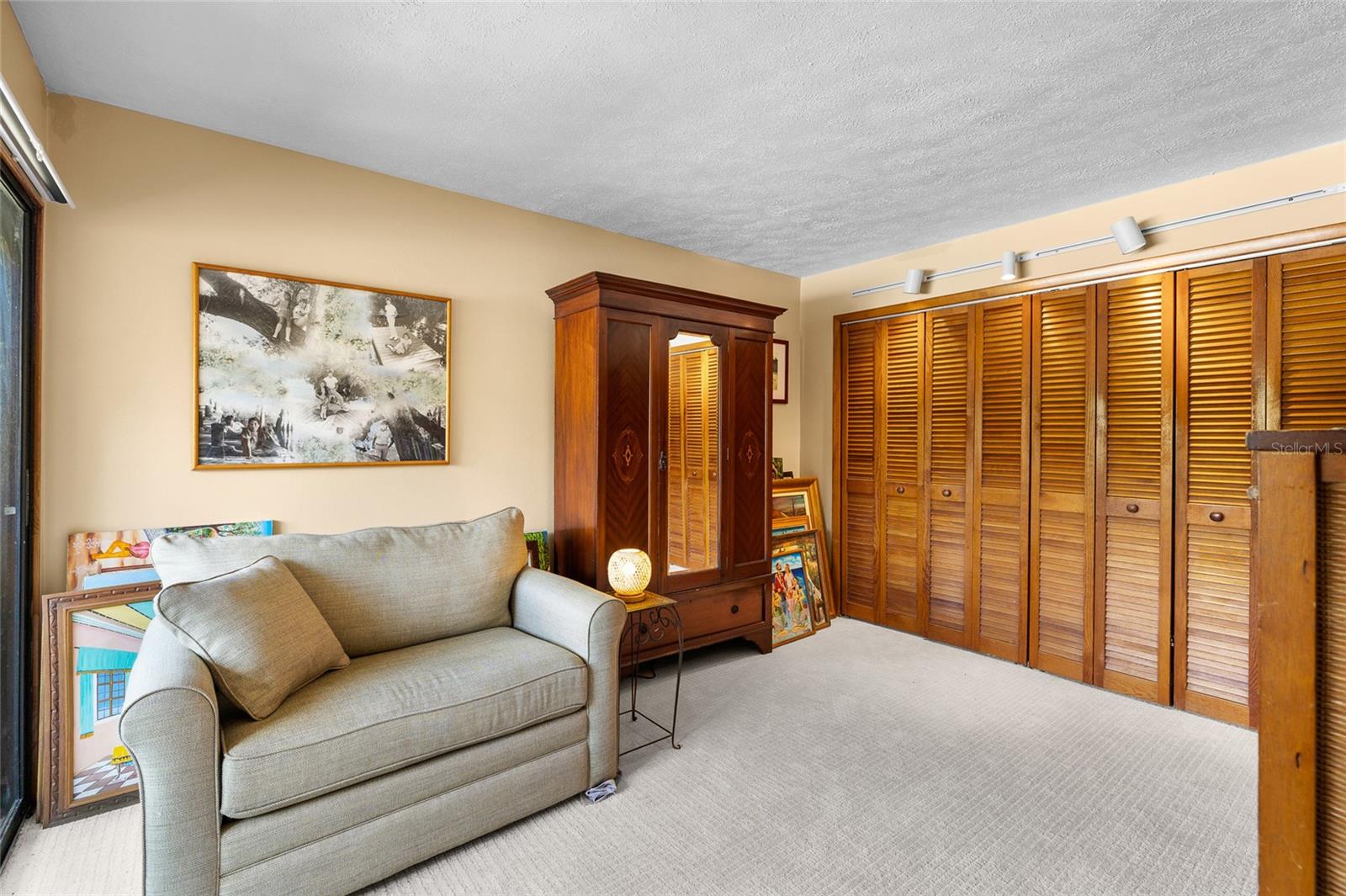upstairs guest bedroom