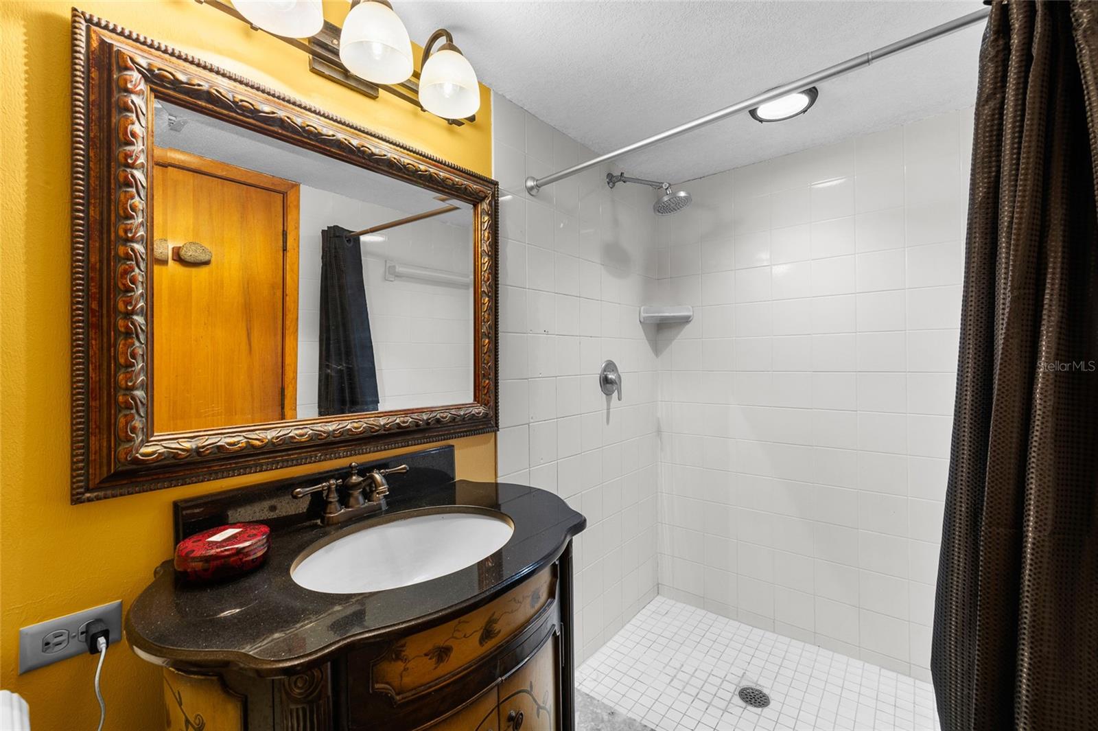 upstairs guest bathroom