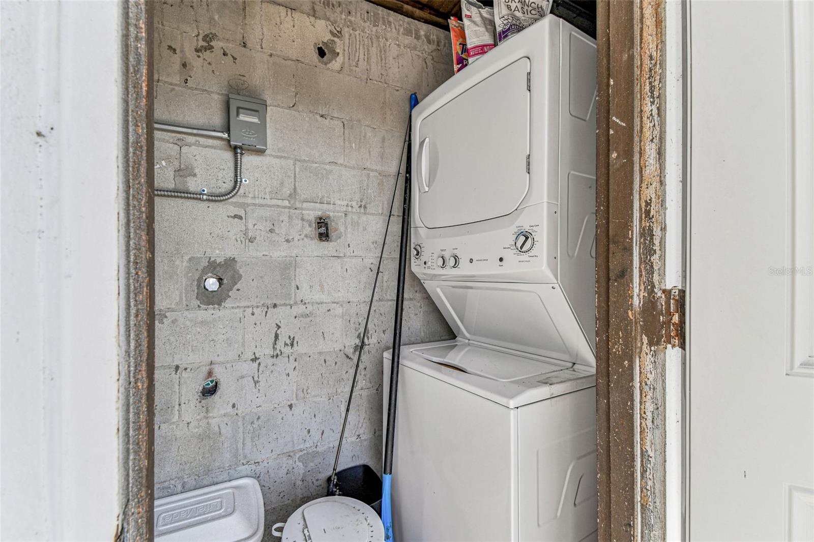 washer/dryer outside in closet