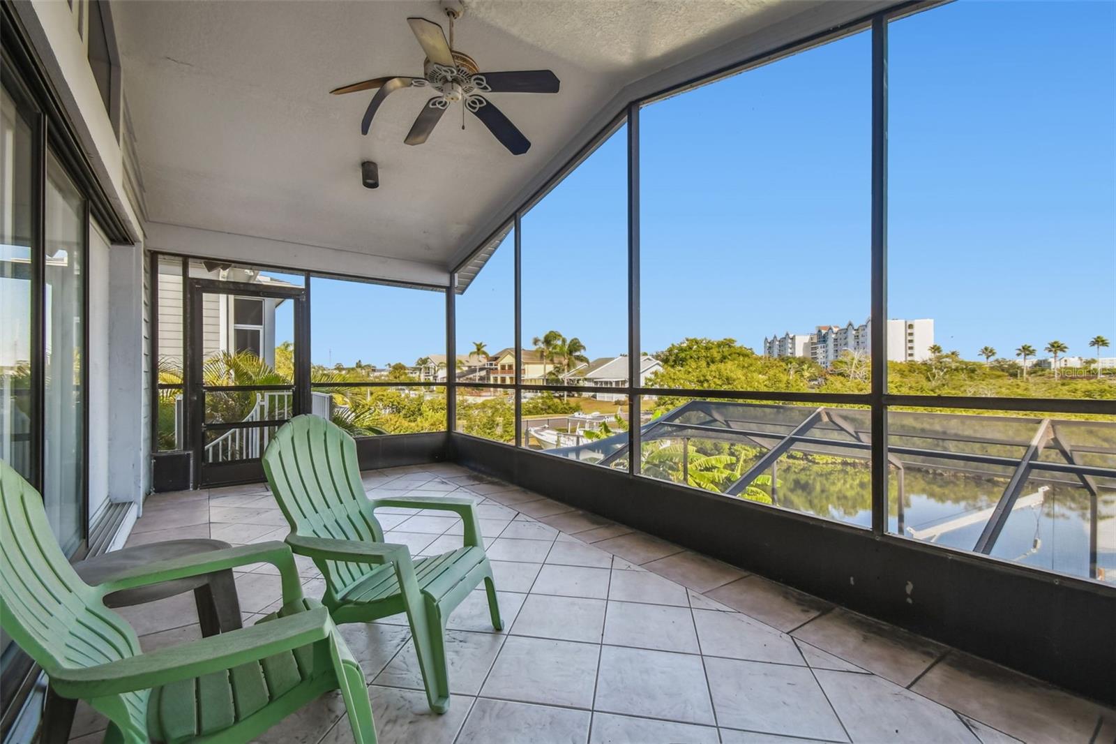 2nd floor Screened Porch