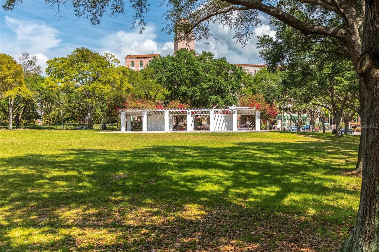 Enjoy movies, art shows & concerts in nearby Vinoy Park