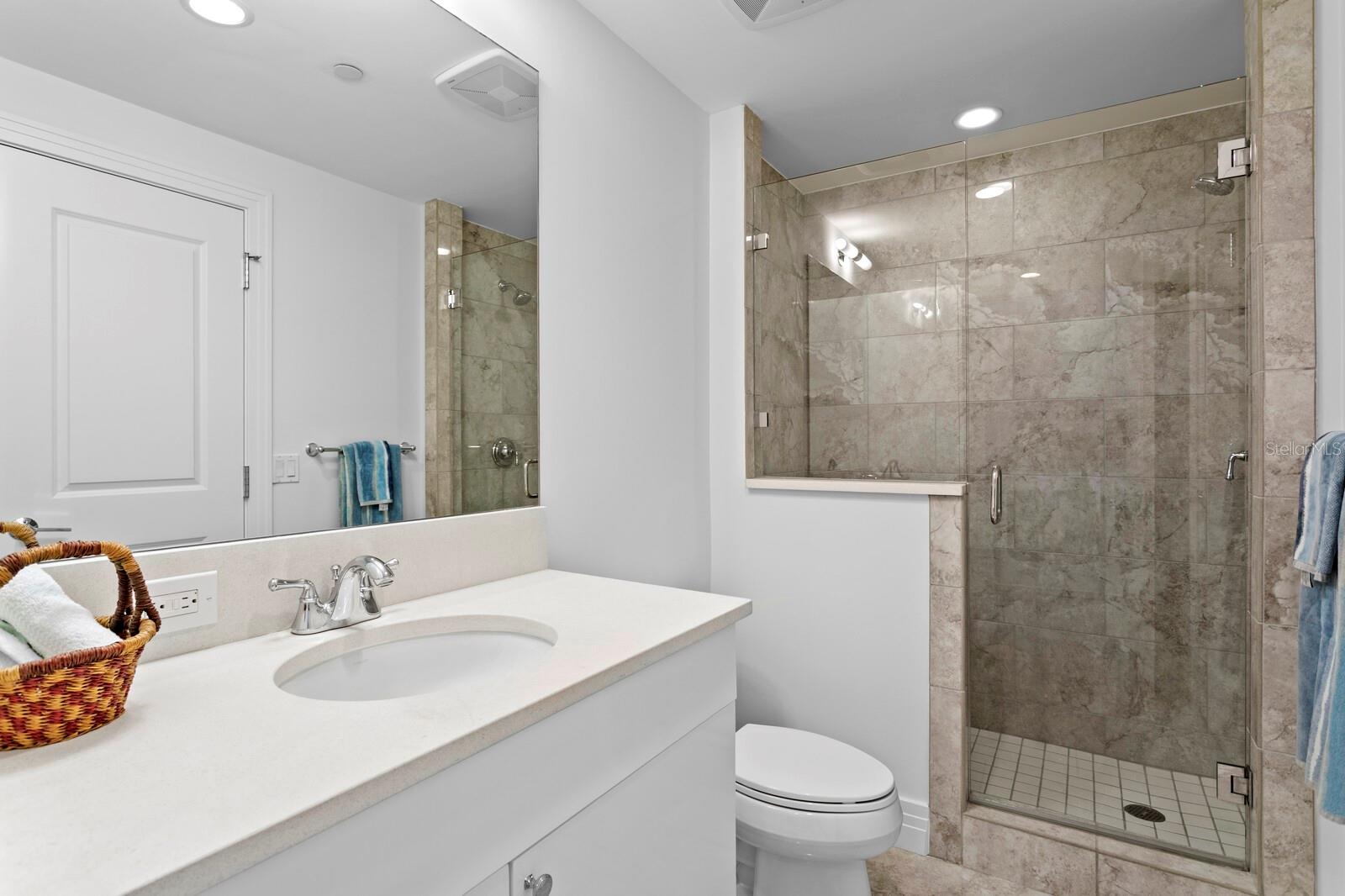 Guest Bath with Jack & Jill access from Bedroom & Hallway