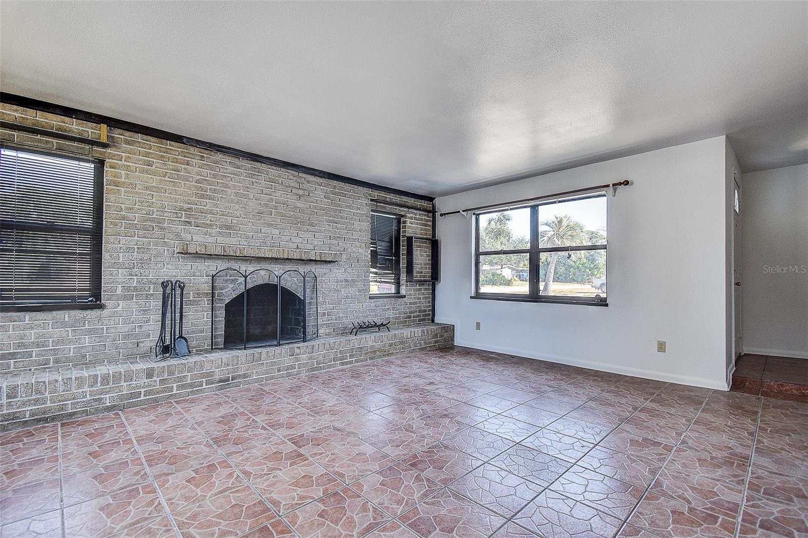 Family Room w/ Fireplace