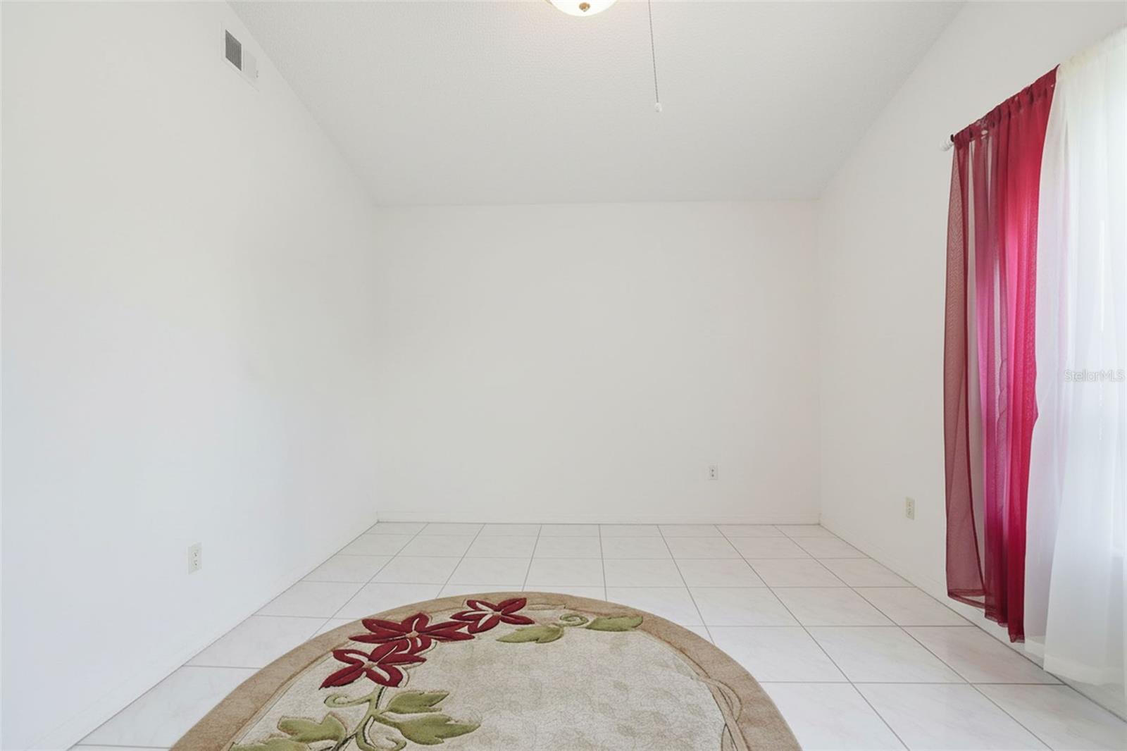 THIS IS A VIRTUAL IDEA TO MAKE A THIRD BEDROOM