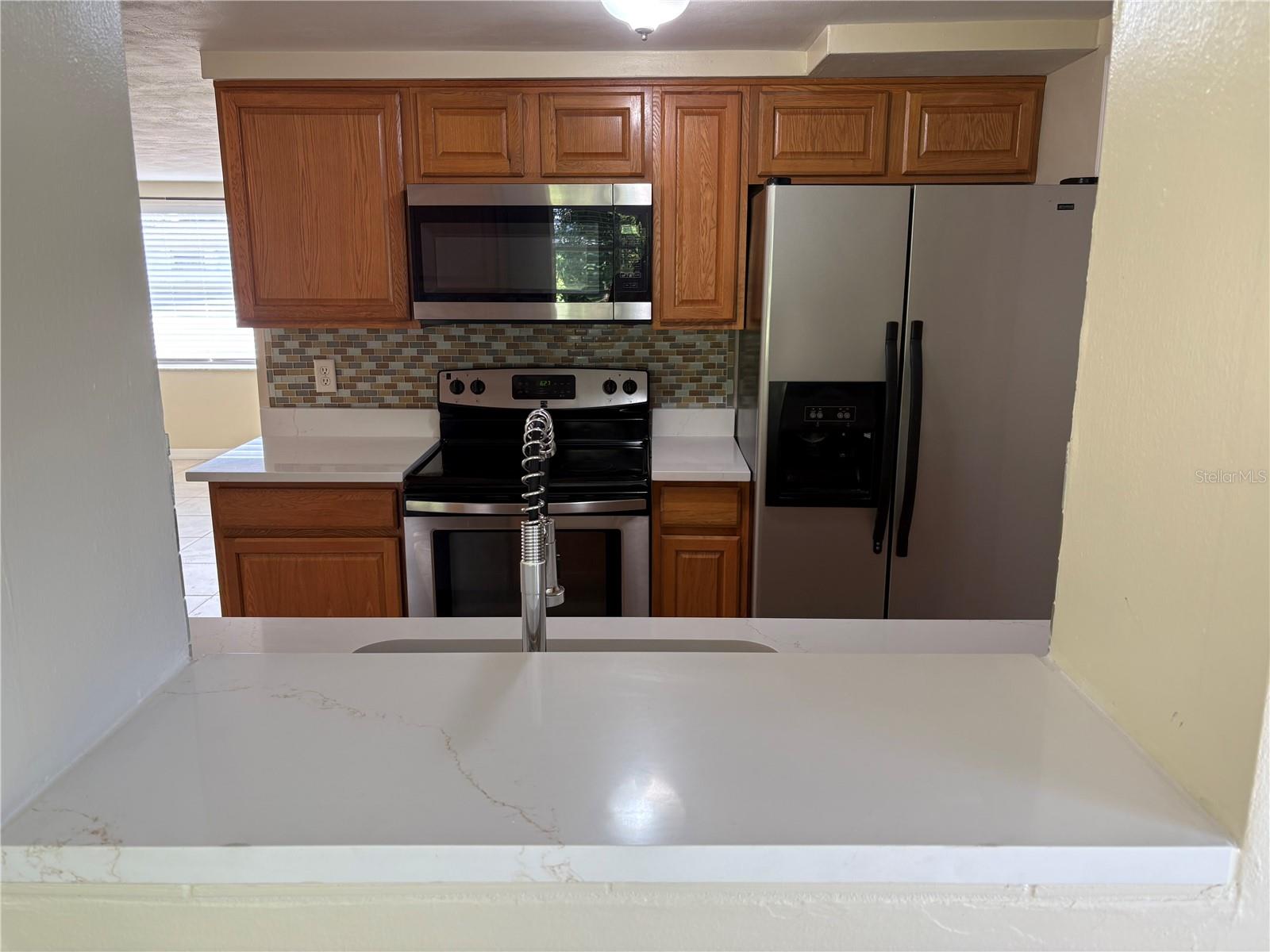 Quartz Counter Pass Thru