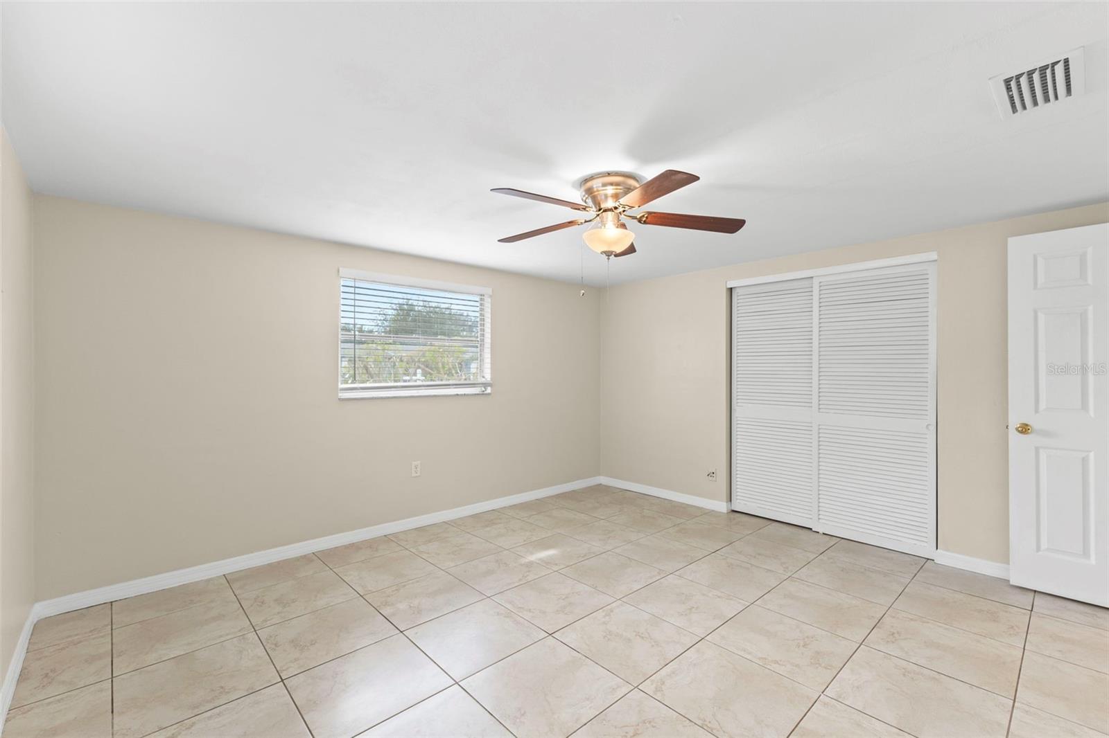 Blinds and Ceiling Fan