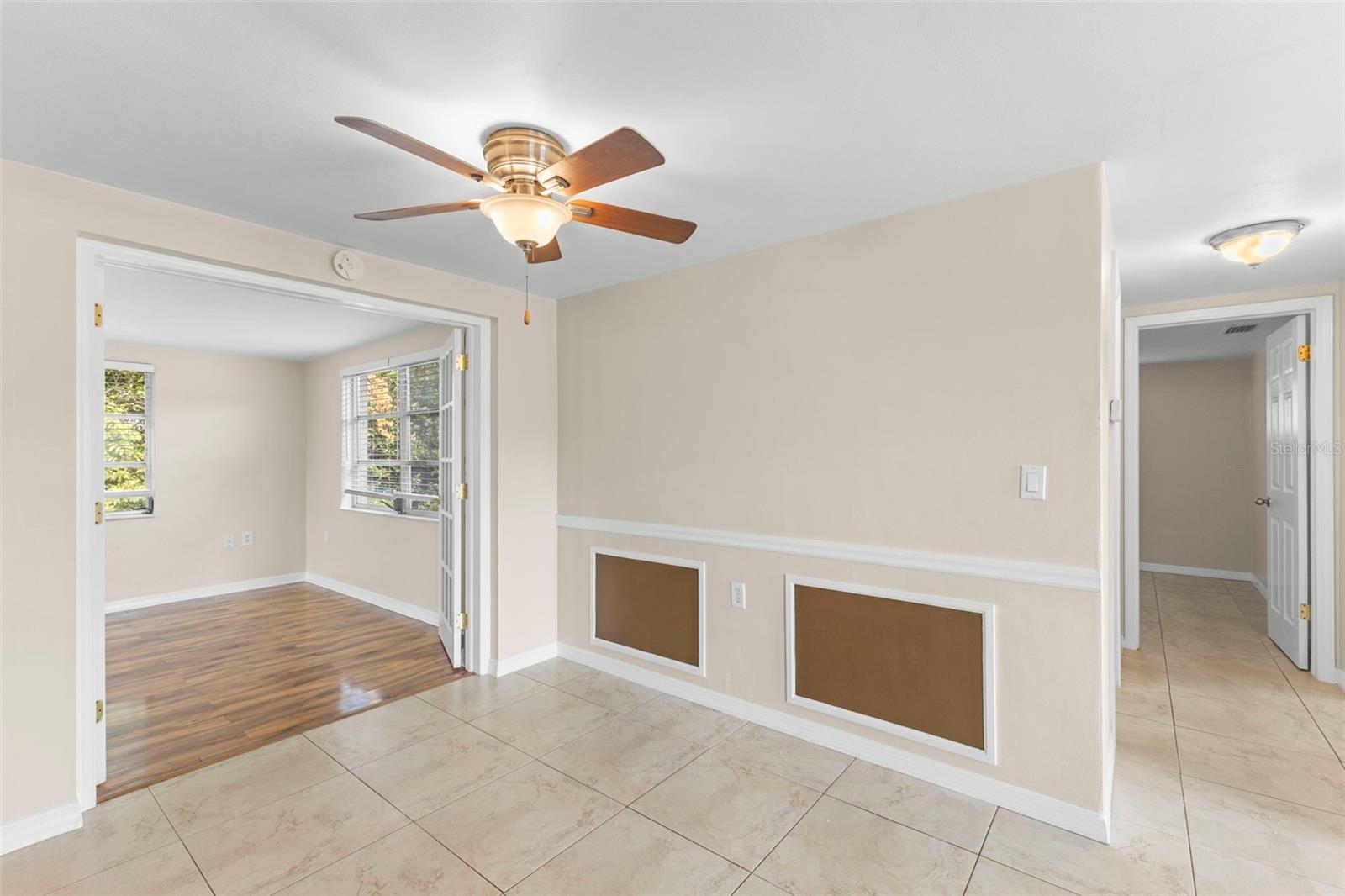 Breakfast Area w/Ceiling Fan