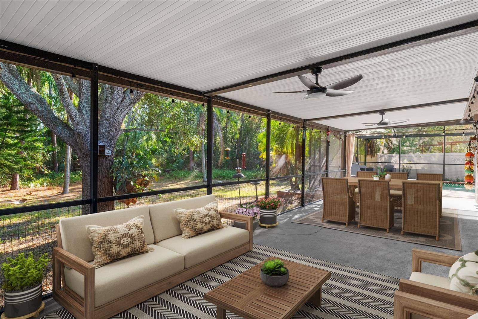 HUGE, oversized lanai (very rare in Countryway!).Great for keeping you cool on hot summer days and shelter from afternoon rains - grab a book ,lounge and listen to the rain or bird watch.