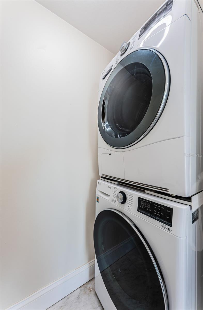 Washer/Dryer in Unit
