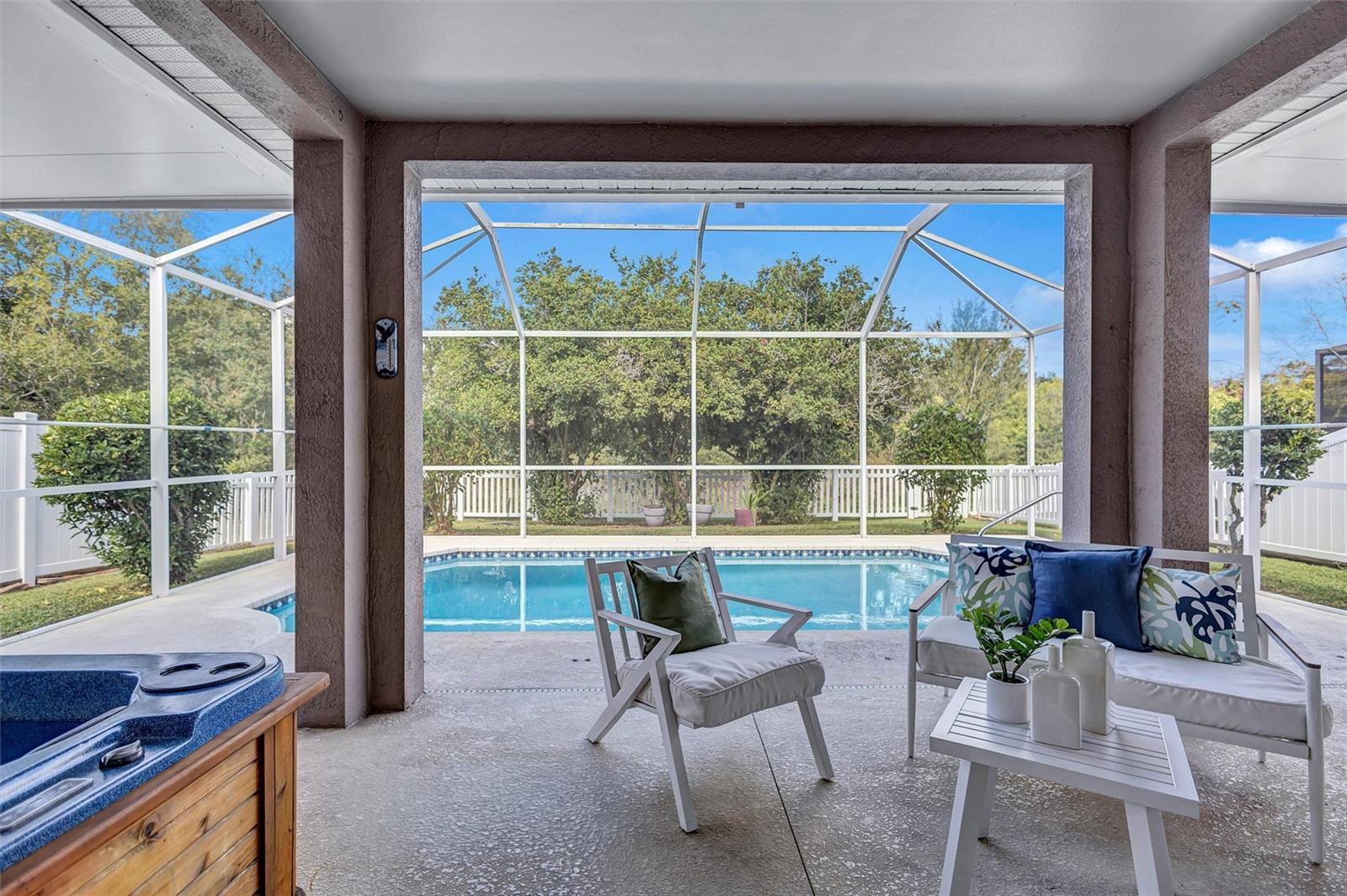 Fully Enclosed patio with pool and Jacuzzi