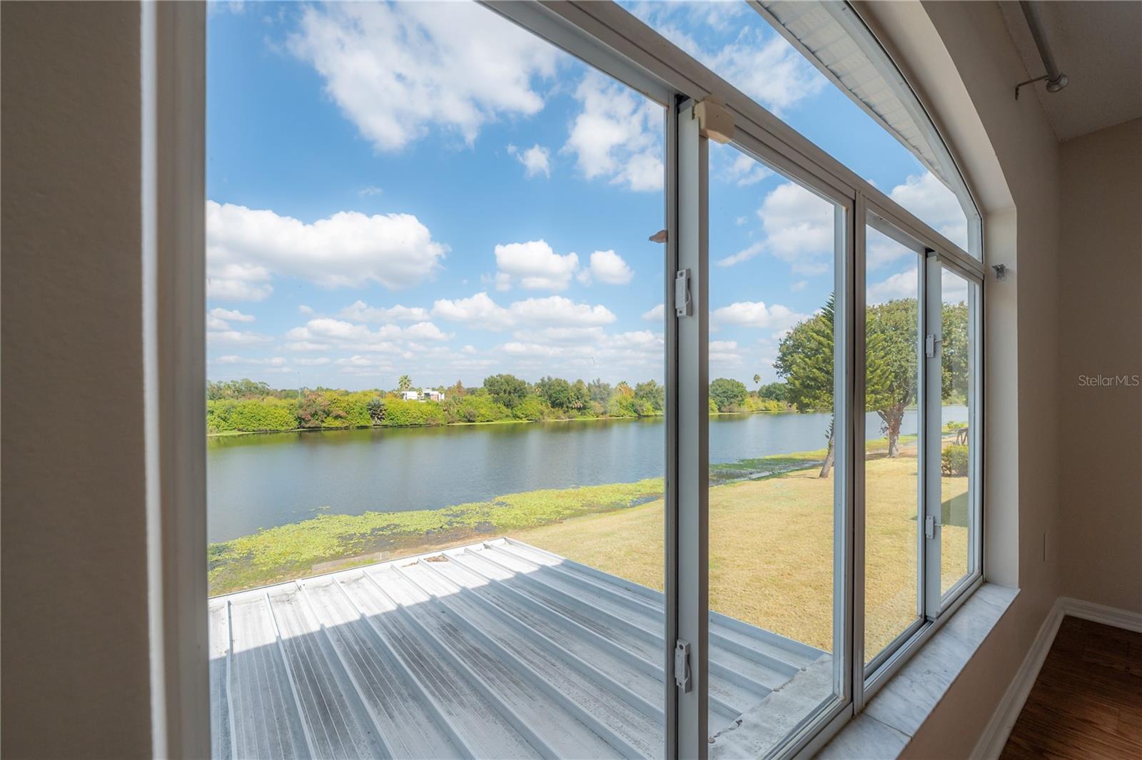 Upstairs primary bedroom