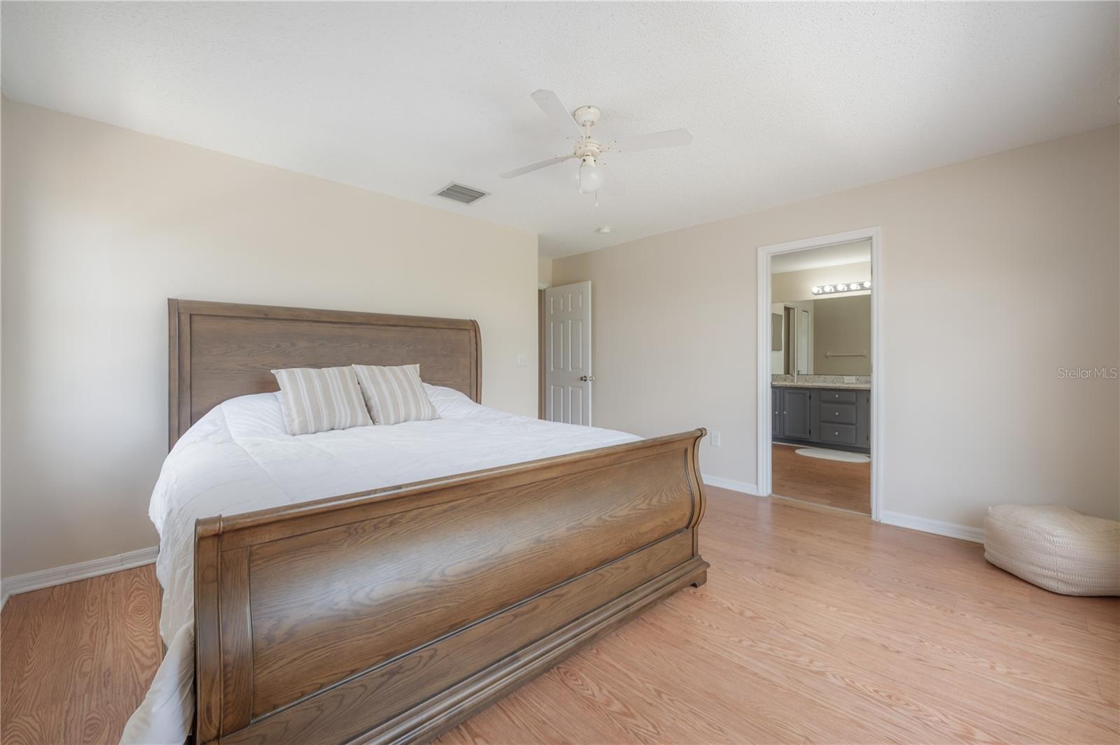 Upstairs primary bedroom