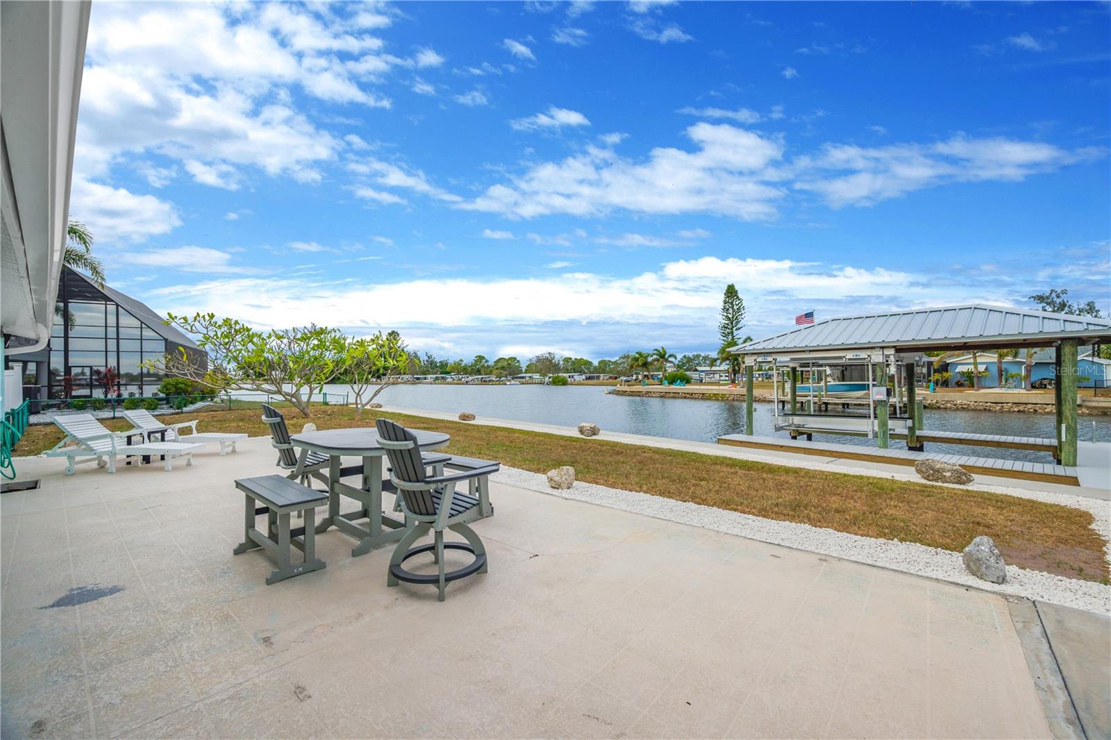 Deep-water Ruskin Inlet frontage and direct, bridge-free access to Tampa Bay