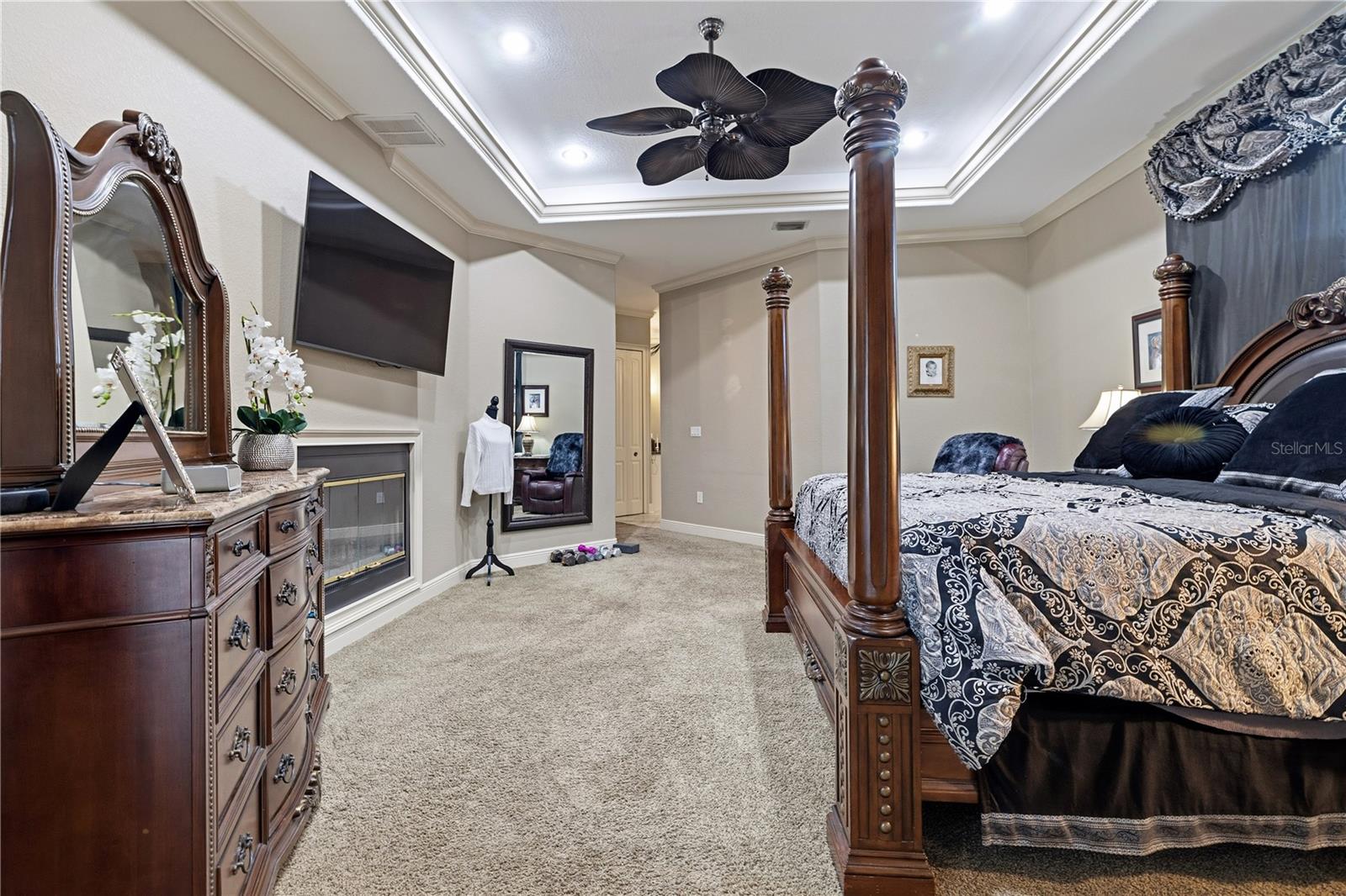 Ceiling Fan in Tray Ceiling