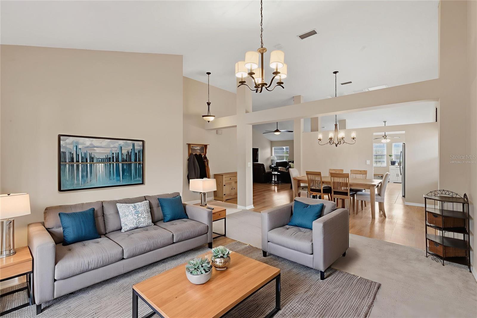 This photo has been Virtually Staged.