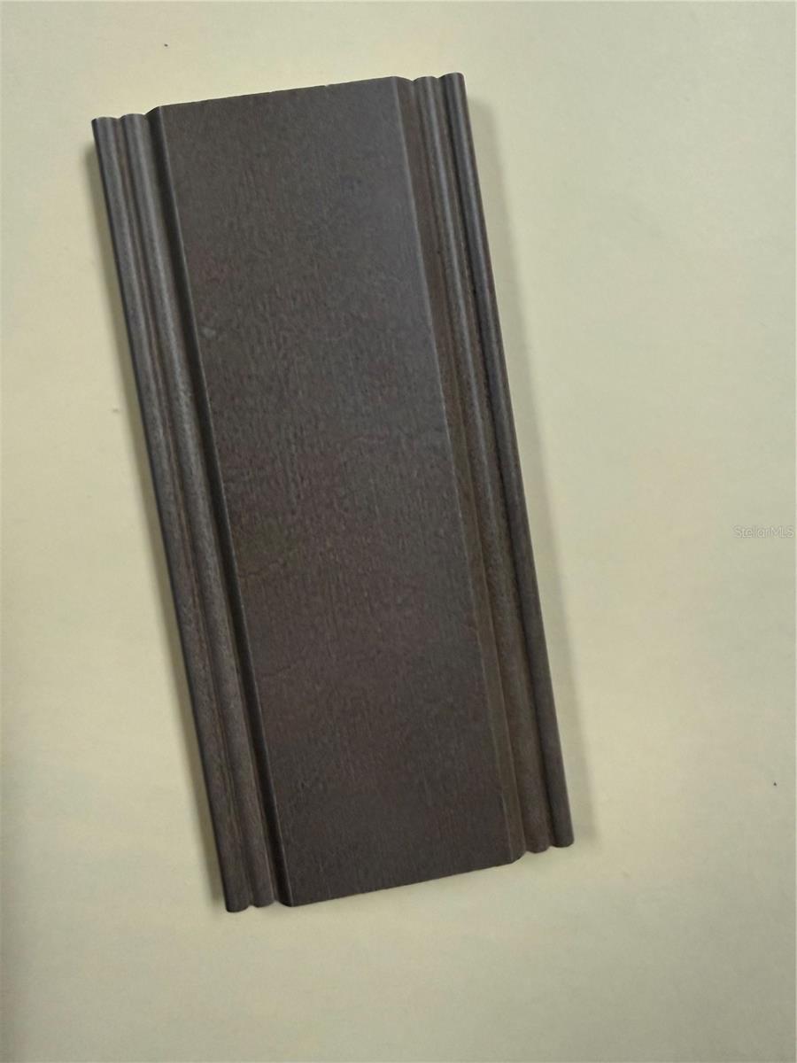 Color of the cabinets