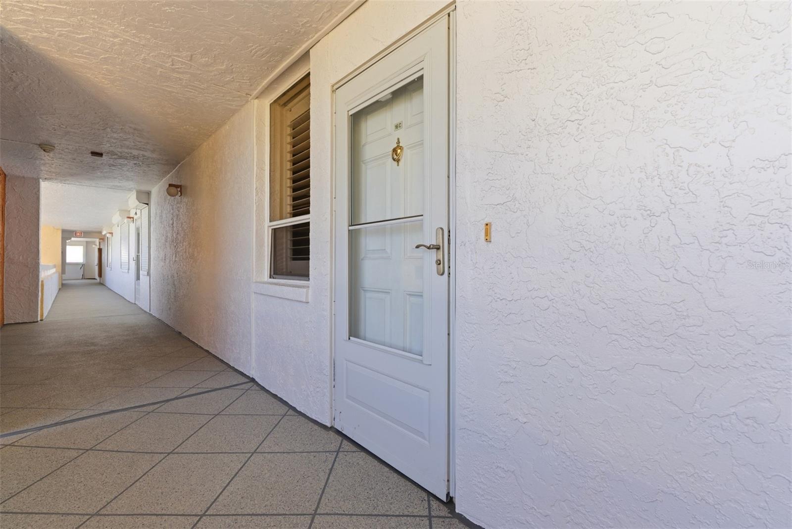 With just four residences per floor, 16C is conveniently located, offering both privacy and exclusivity.