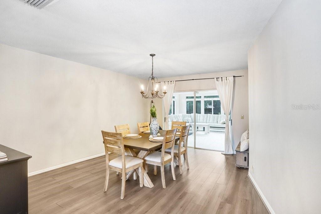 Dining area with sliders to the lanai