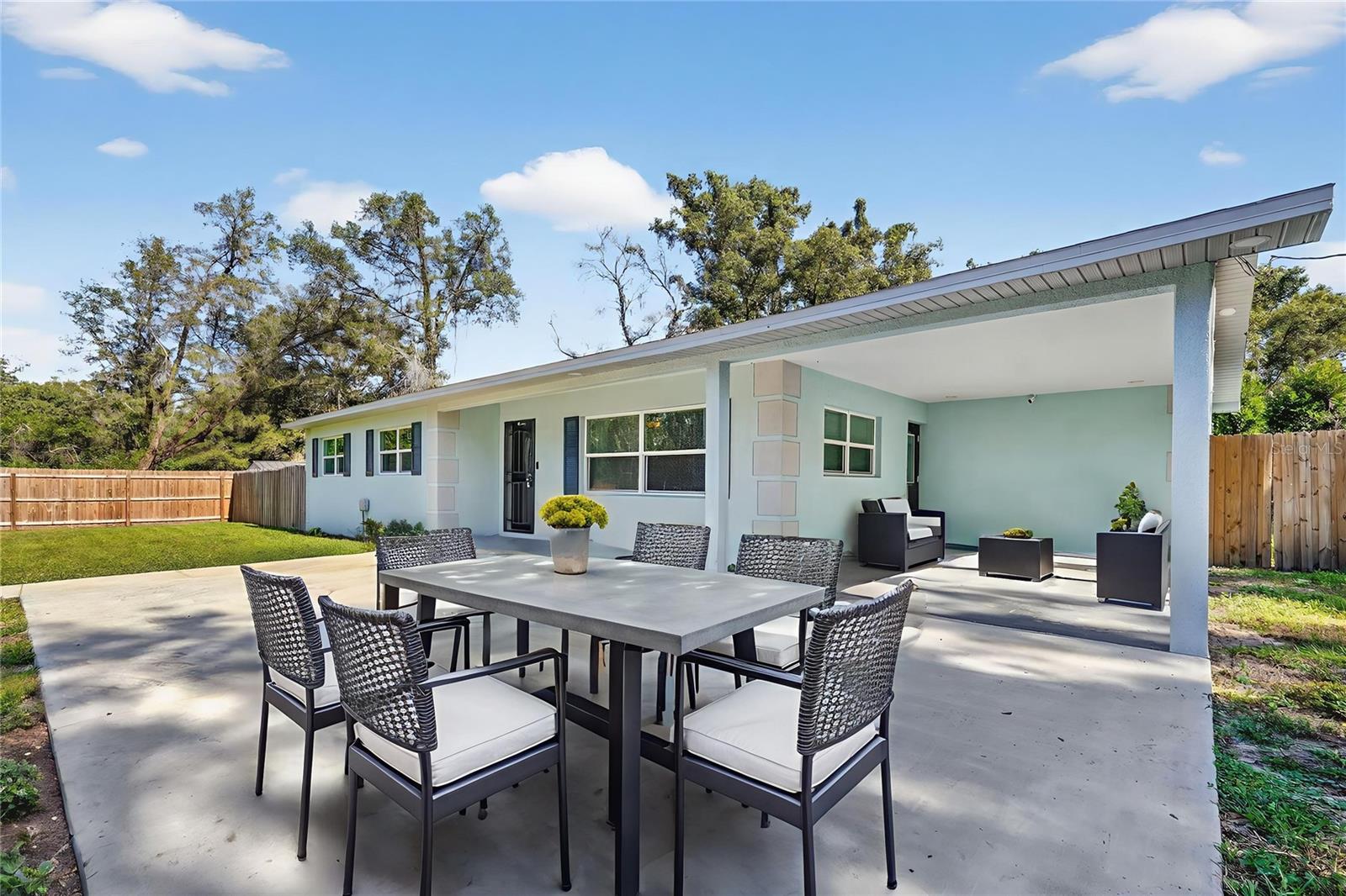 virtually stage photo