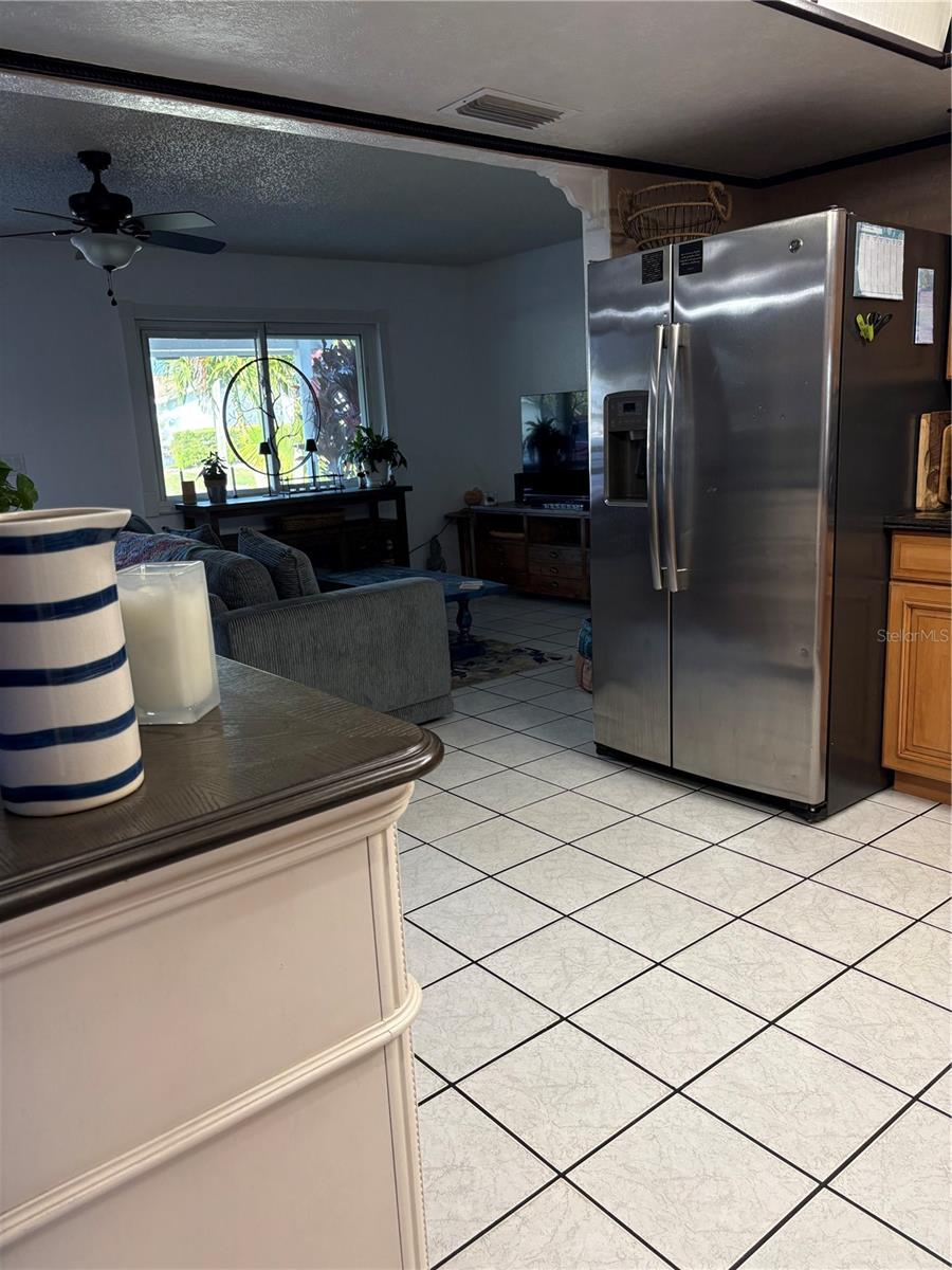 Open floorplan Great Room, Kit and Dining