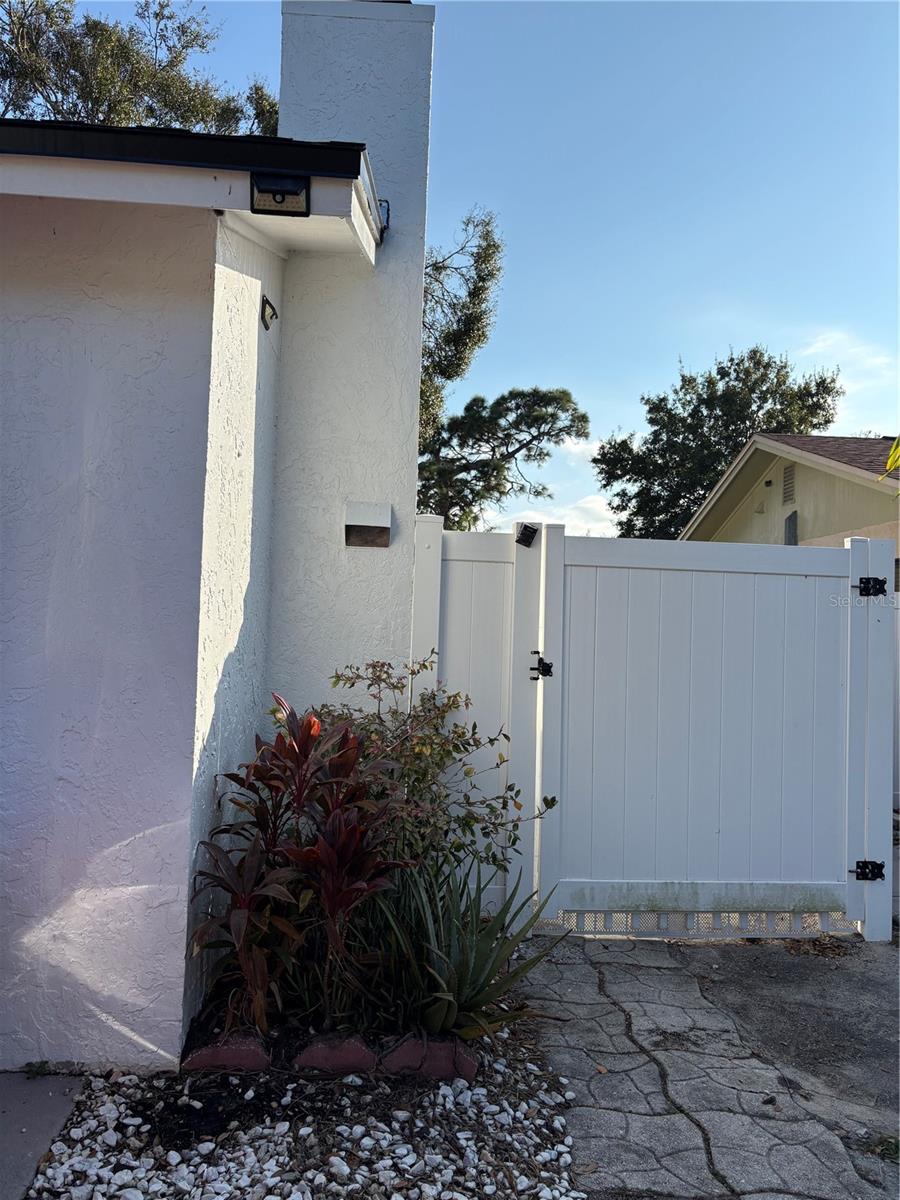 Single Door Vinyl fence