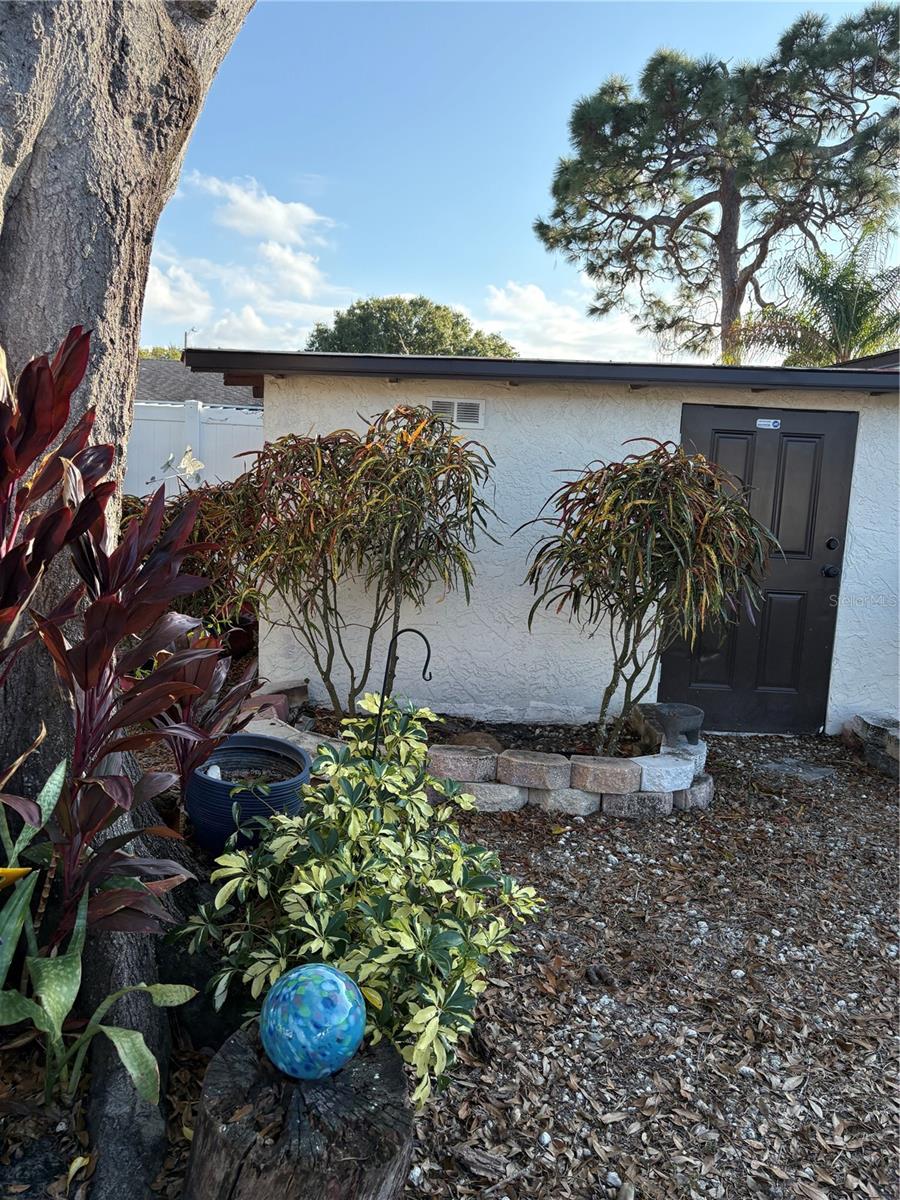 Out building with Elec