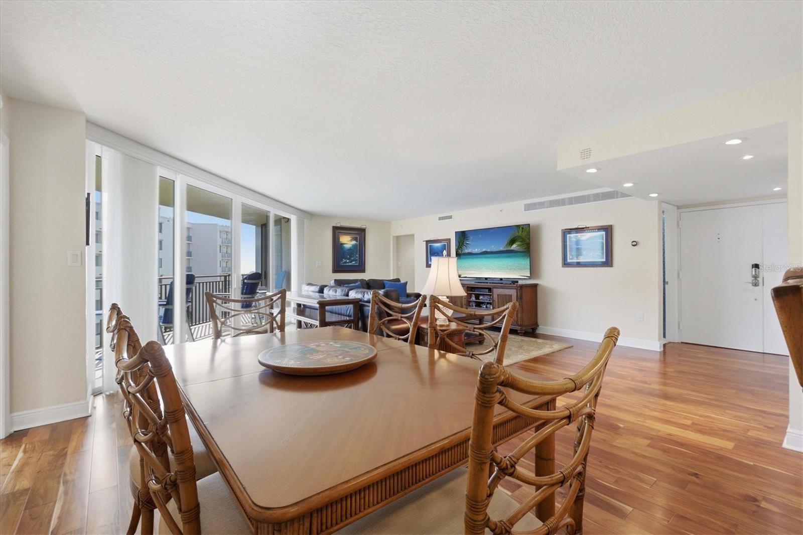 Dining with a Waterview!