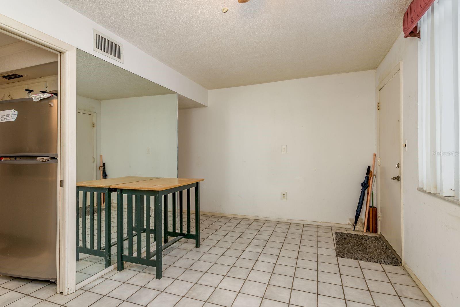 Front room/dining area