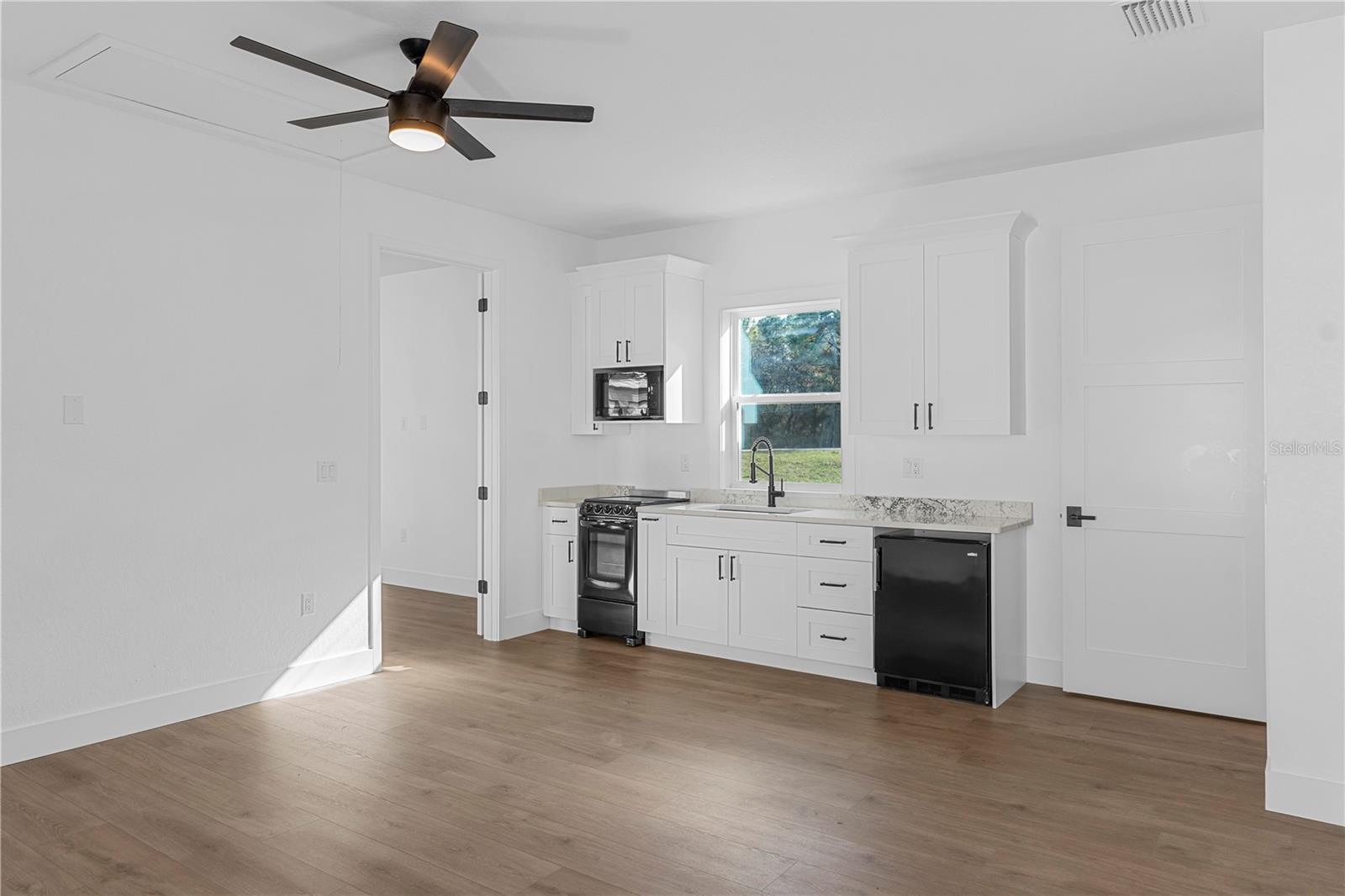 n Law Suite Kitchen/great room