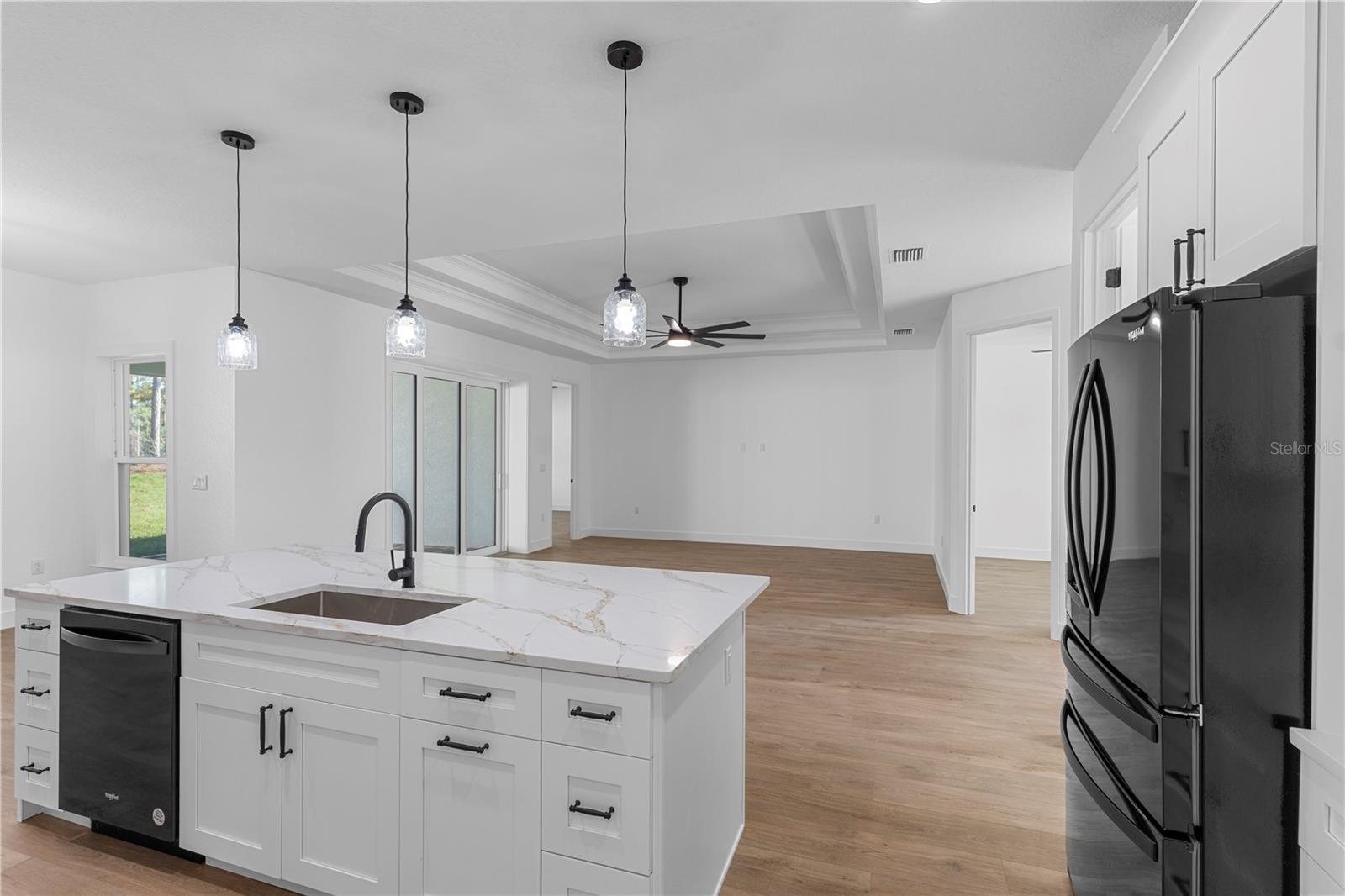 Island with Dish Washer