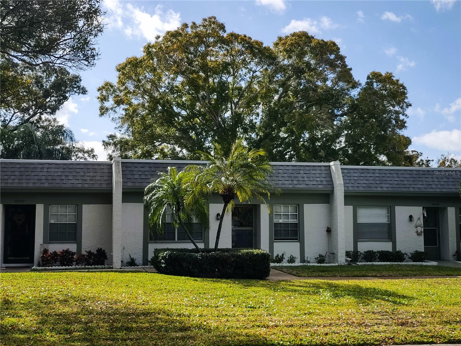 Centrally located between St. Petersburg/Clearwater/Tampa and the Gulf of Mexico & Tampa Bay...this home has a very desirable location. Convenient access to many attractions, entertainment, activities, venues, transportation, dining, shopping and awesome beaches.  Don't miss out on this opportunity!