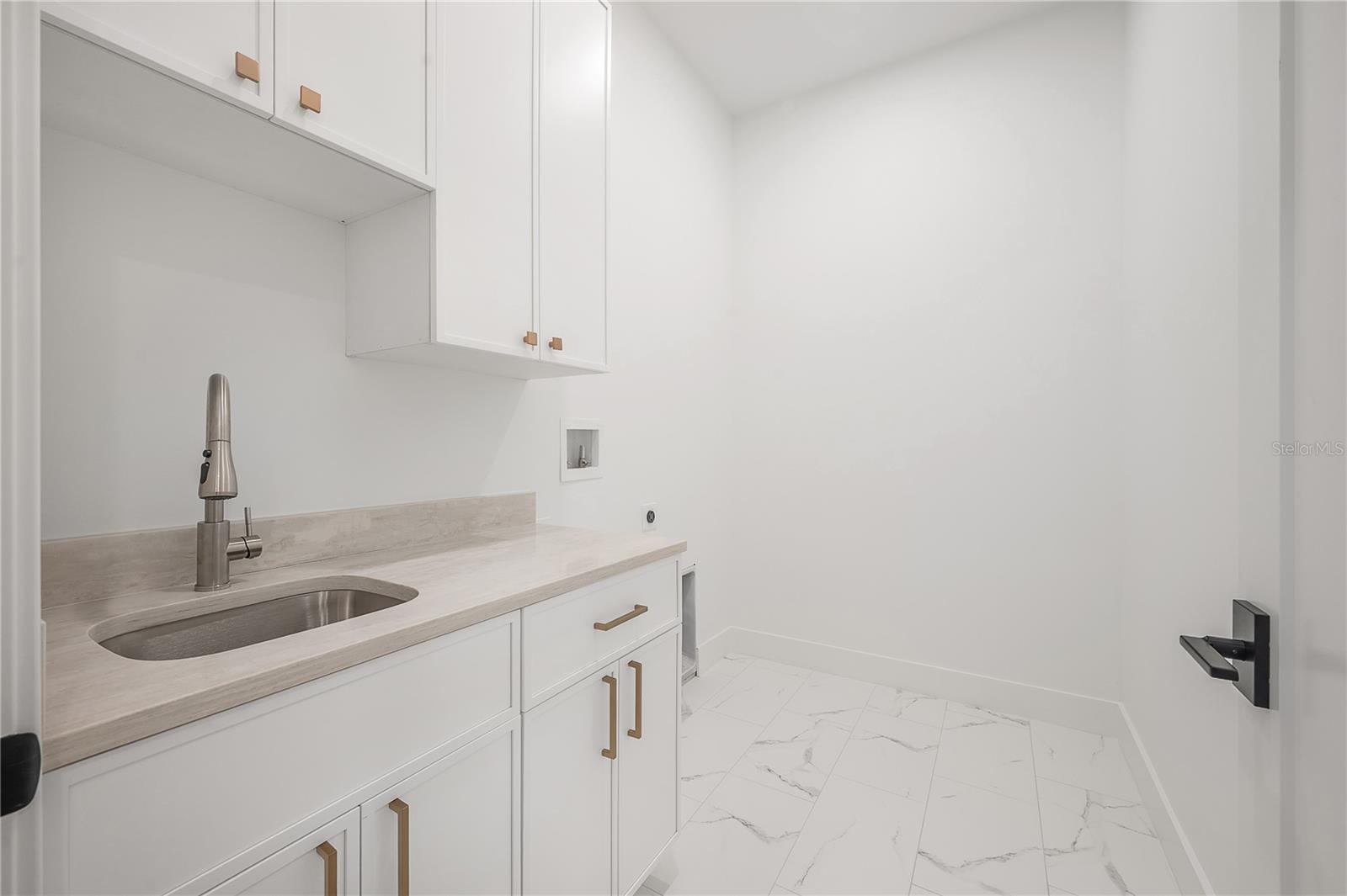 Laundry room (upstairs)