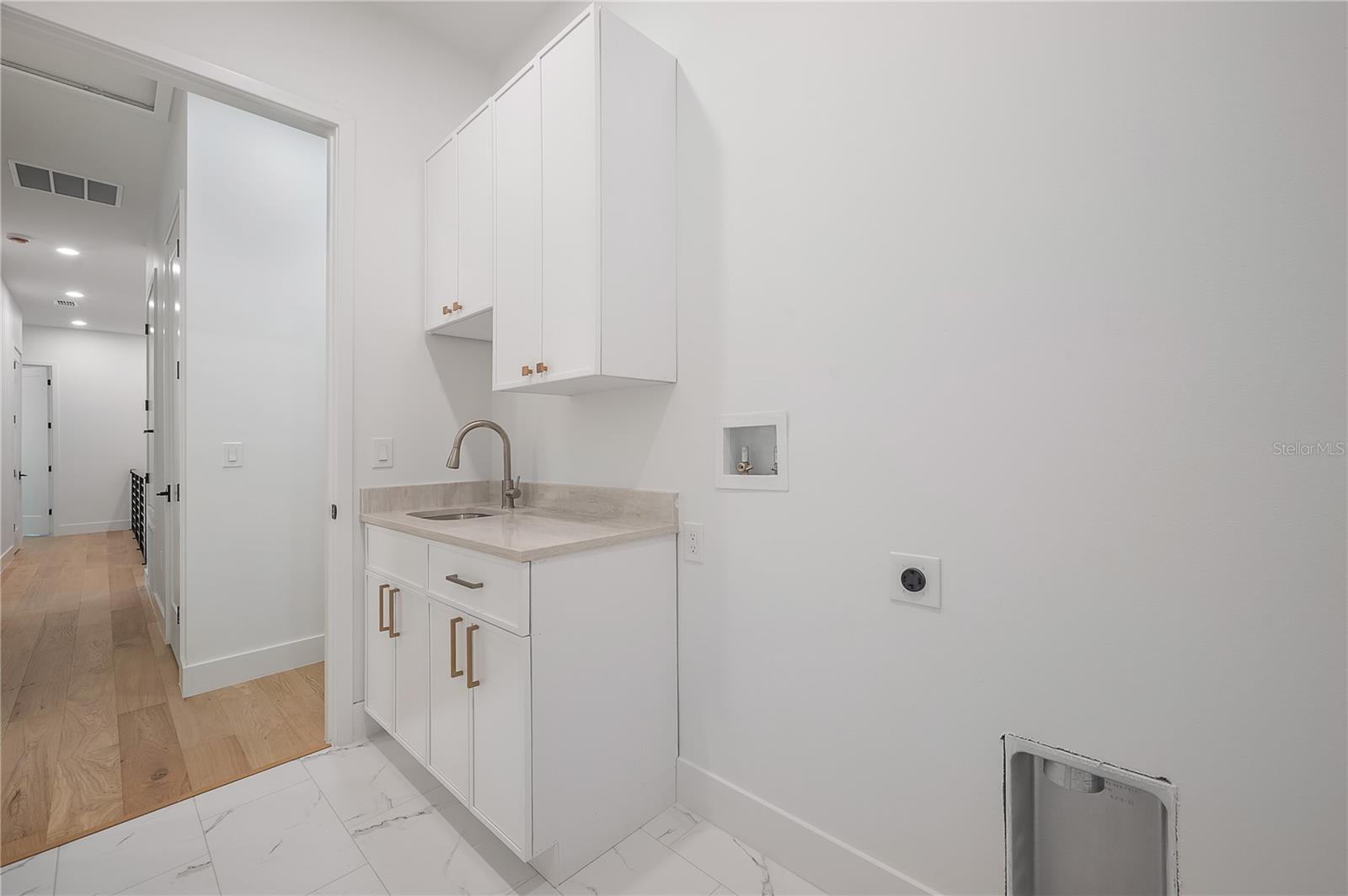 Laundry room (upstairs)