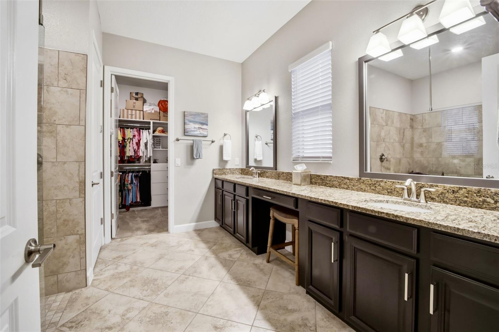 PRimary bath ensuuite