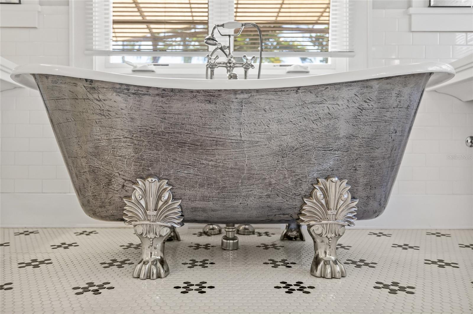 Custom Bath Finishes