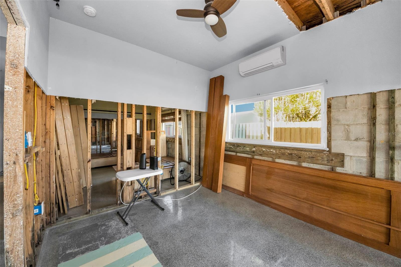 Fourth bedroom where the six bunks can be re-installed.