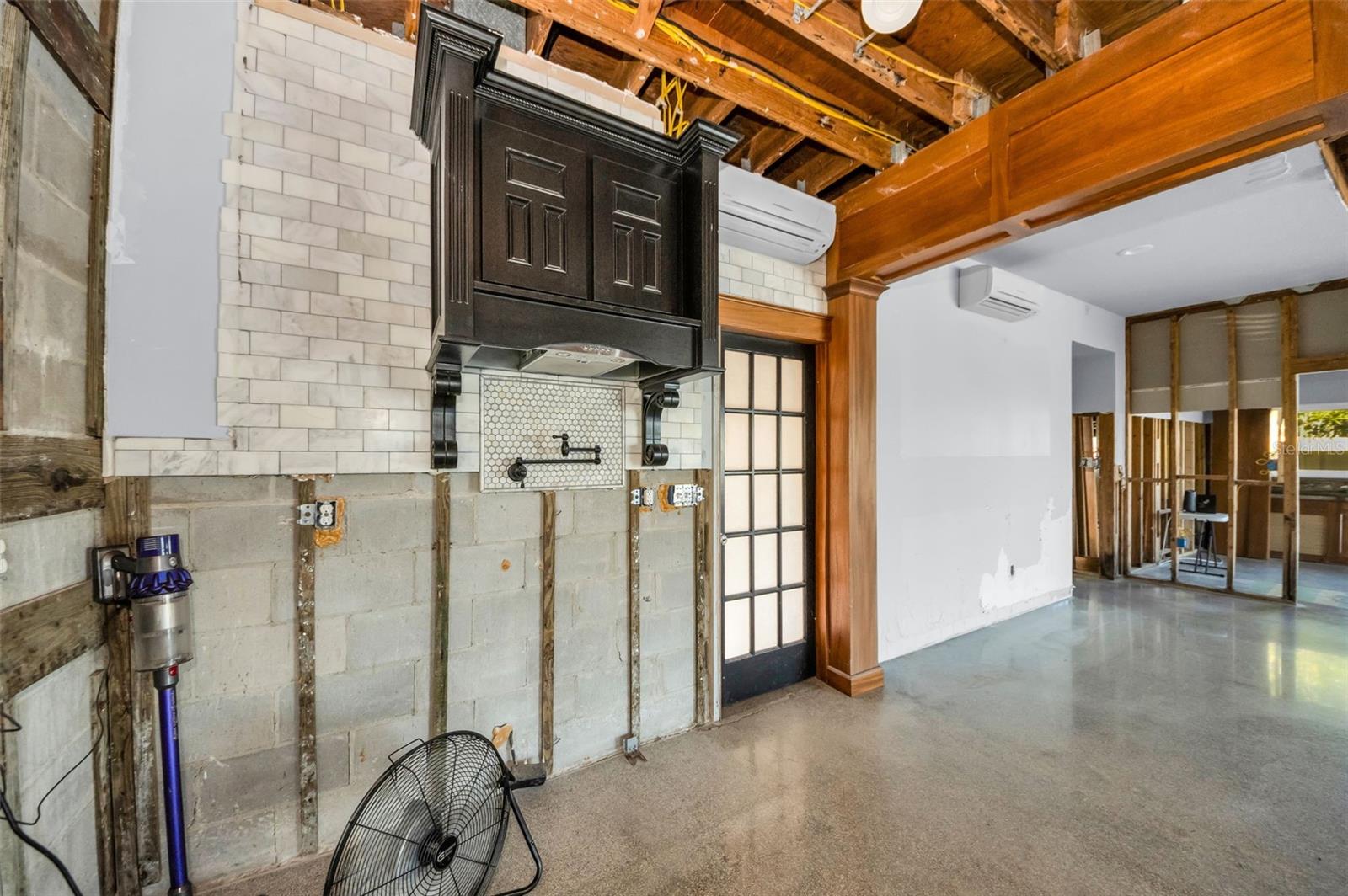 Convenient pot filler ready for your culinary creations.