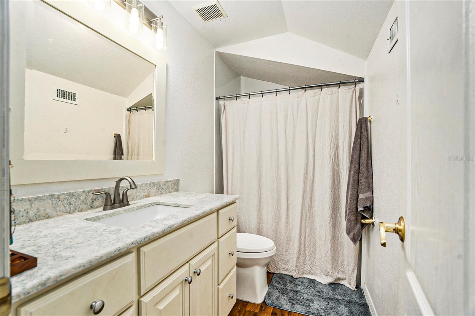 secondary 3rd bath upstairs