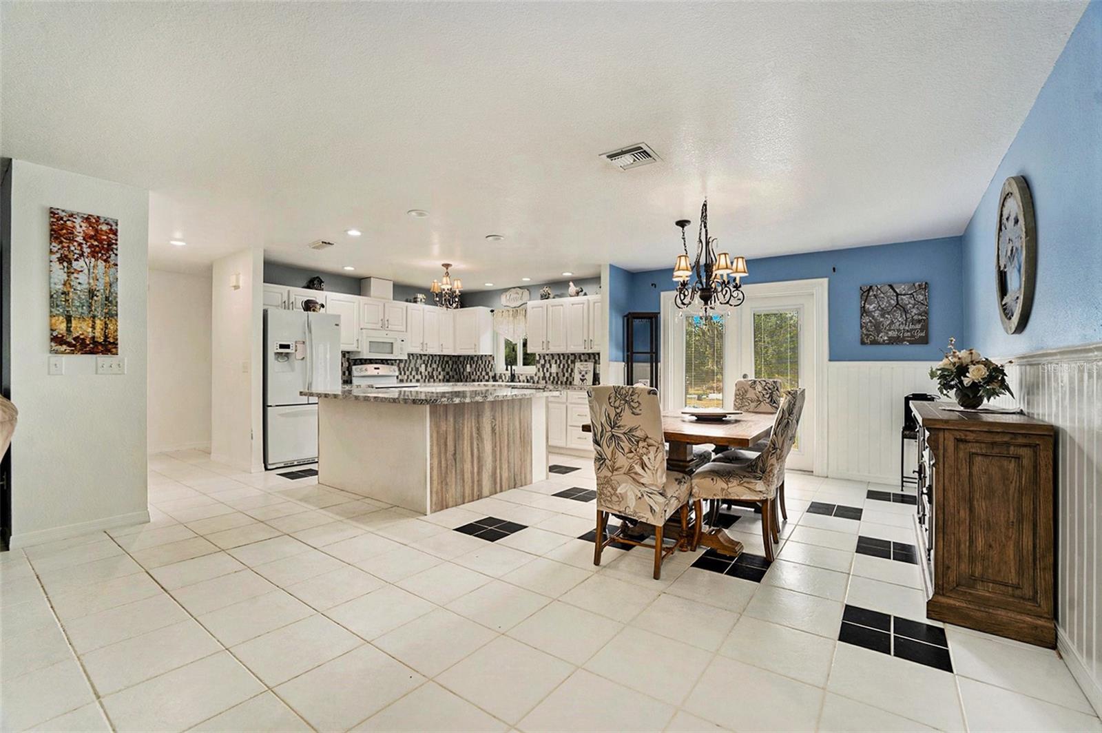 Kitchen, dining room