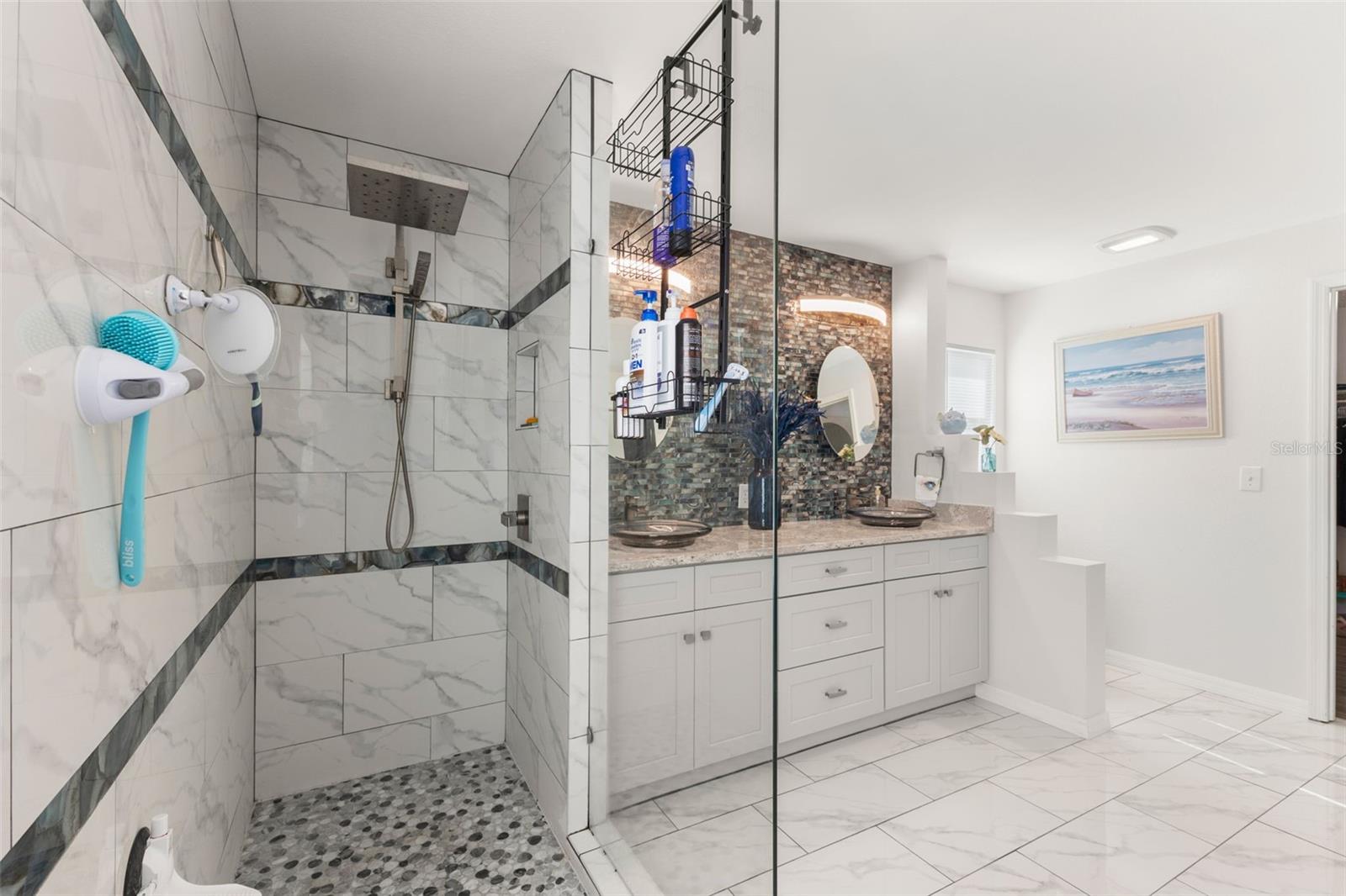 Primary En-Suite Bathroom