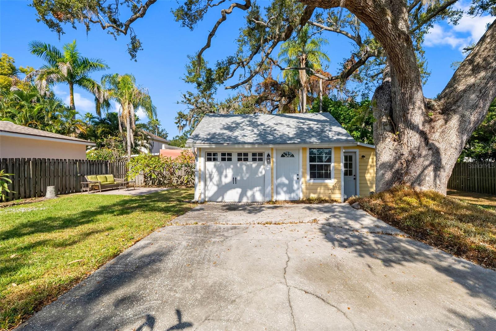 Detached Garage and Potting Shed New 2023 roof
