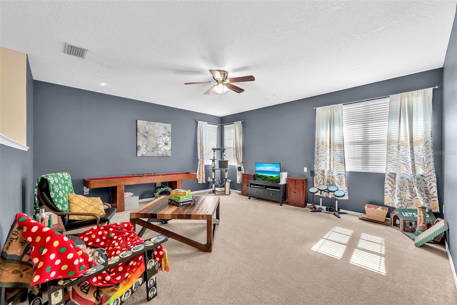 2nd floor Bonus room