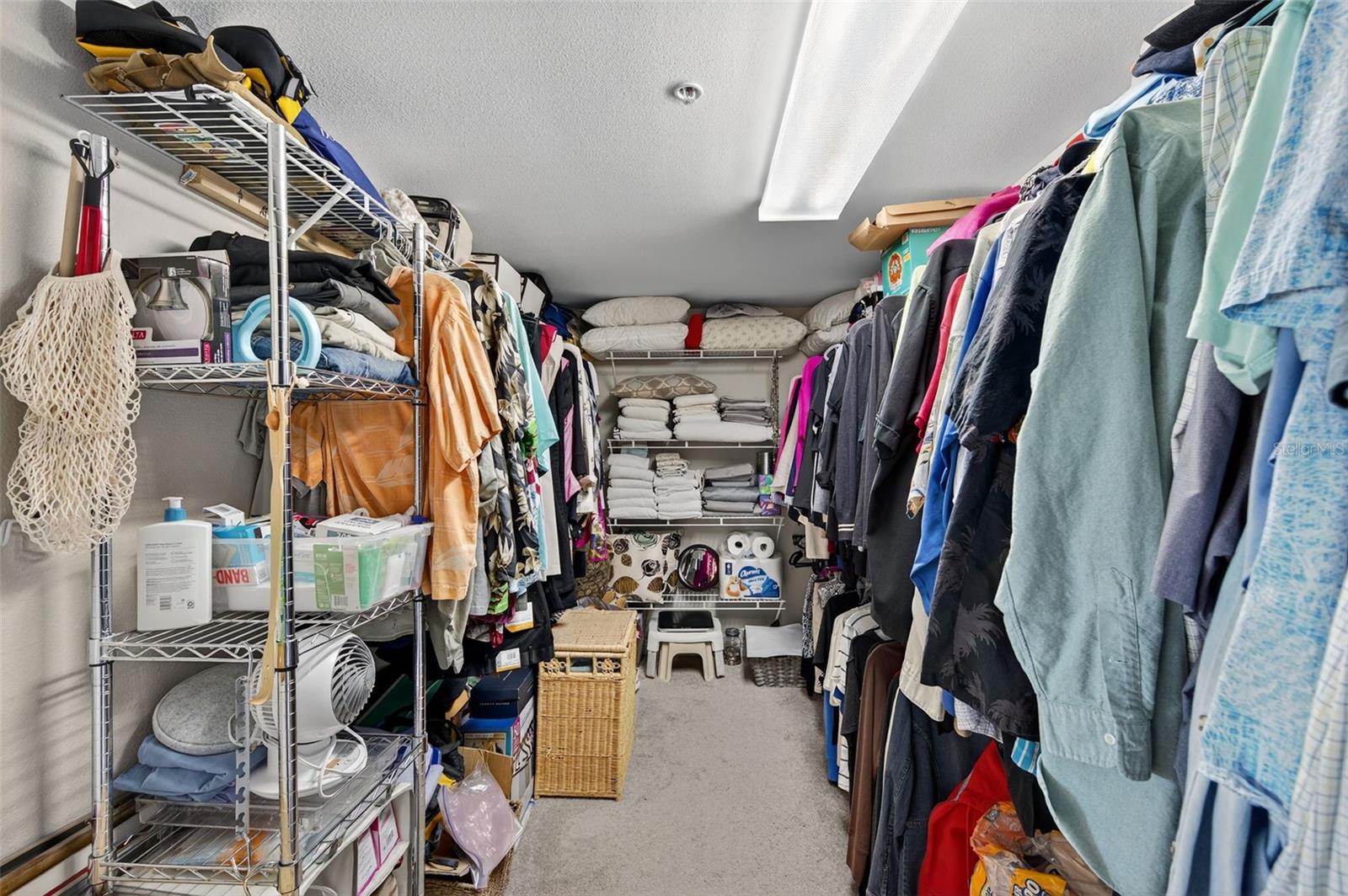 Master Bd Room walk in closet