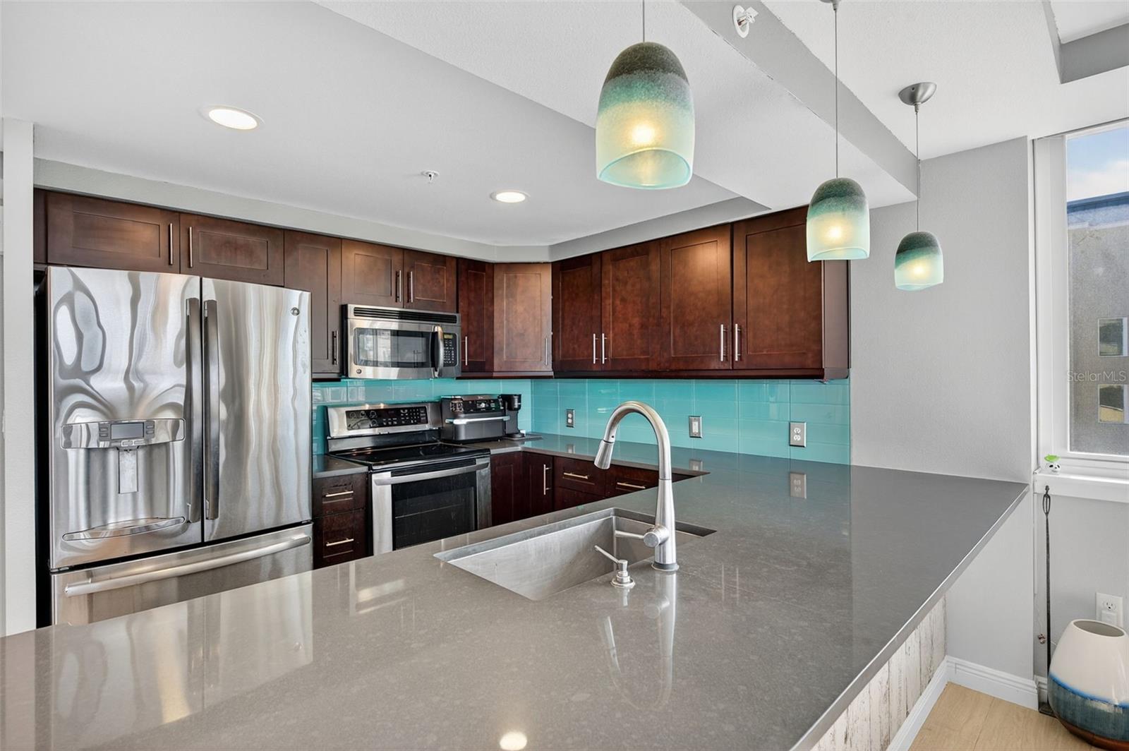 Kitchen Glass Back Splash