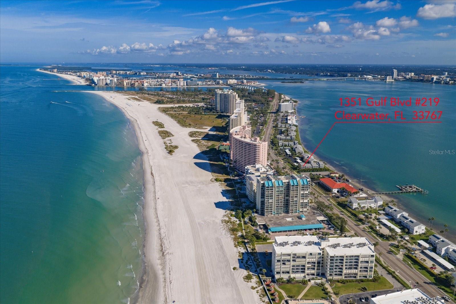 End unit condo in between the intracoastal and the Gulf