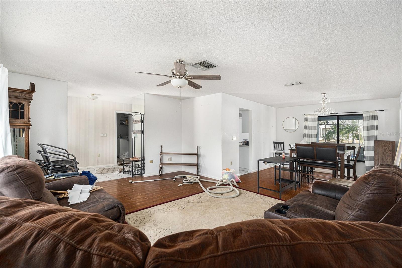 Livingroom & Dining room