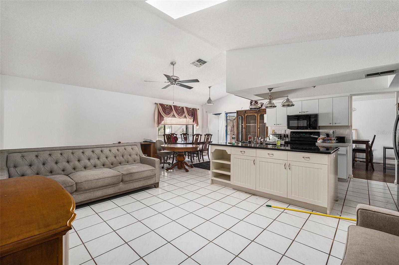 Family room & Kitchen